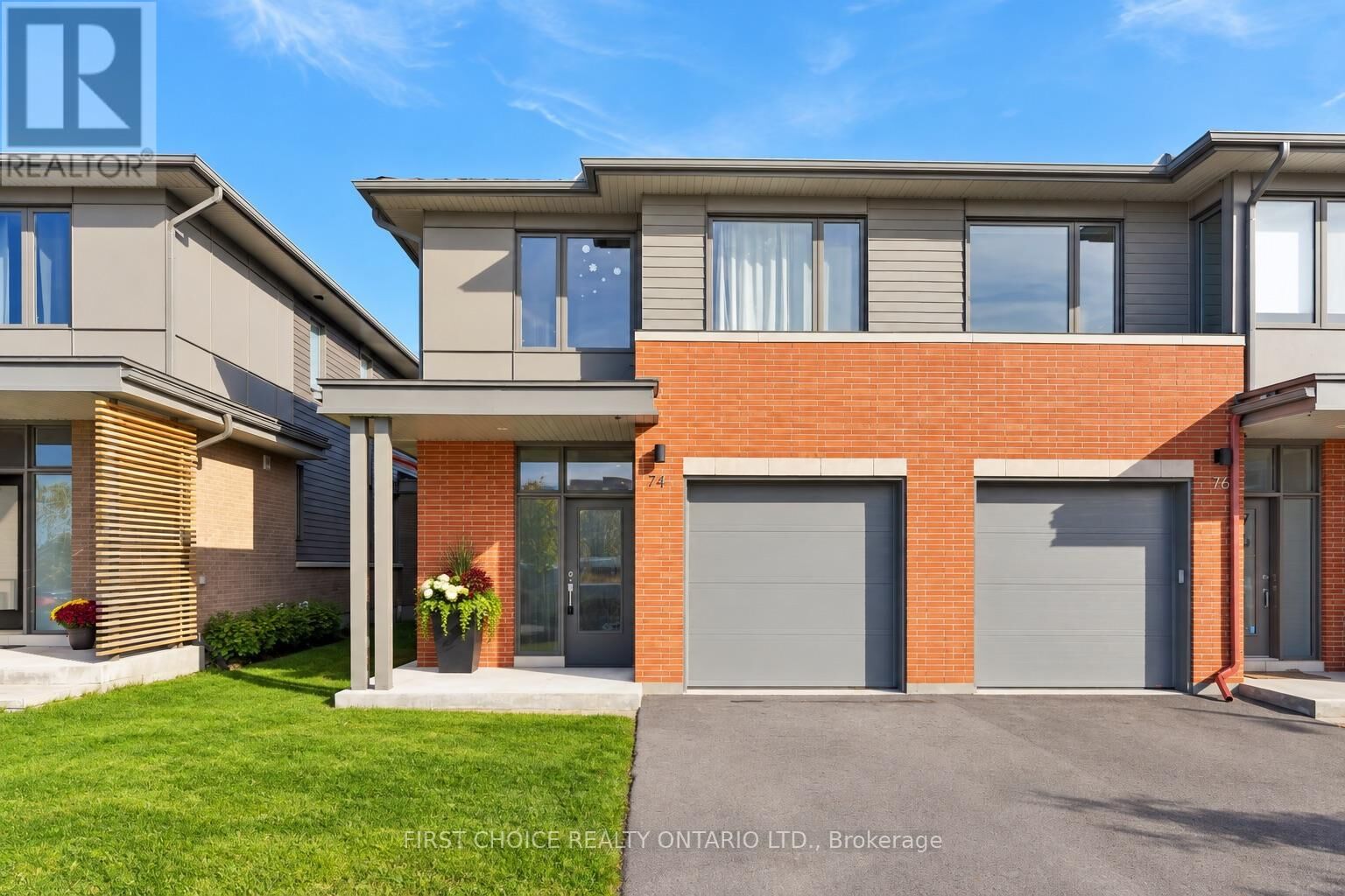 Property Photo:  74 Michael Stoqua Street  ON K1K 5A2 