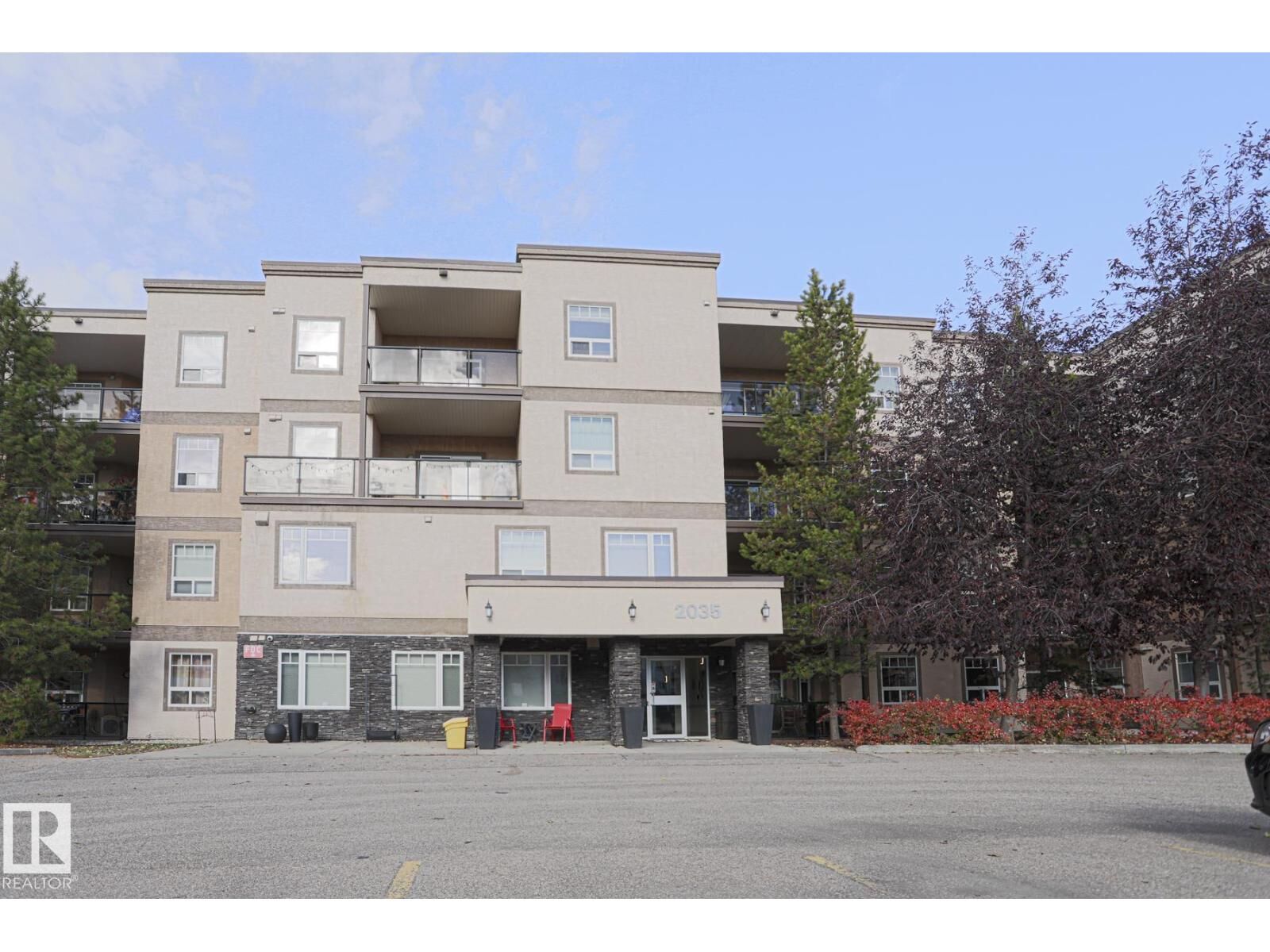 Property Photo: #111 2035 Grantham Co NW AB T5T 3X4