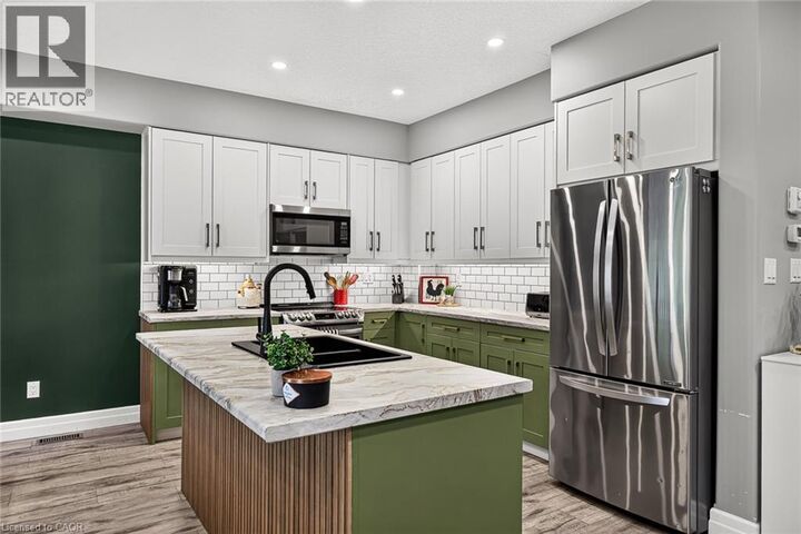 Property Photo:  205 South Victoria Street South  ON N4S 3K3 