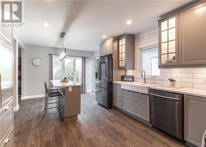 Property Photo: 29 Stanhope Avenue ON P0H 2N0