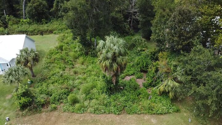 Property Photo: 9239 Emily Dr FL 32693