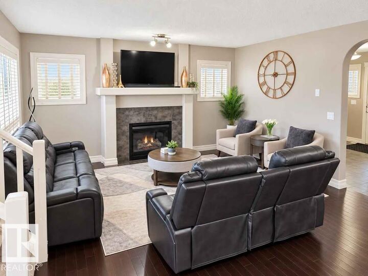 Property Photo:  2628 30 Street NW  AB T6T 0H6 