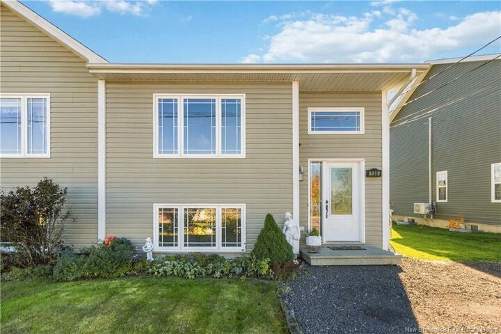 Property Photo:  136 Holland Drive  NB E1G 0W1 