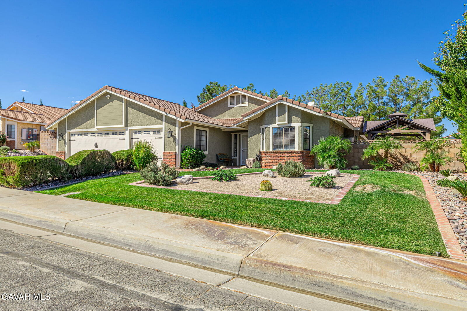 Property Photo:  42323 Camellia Drive  CA 93536 