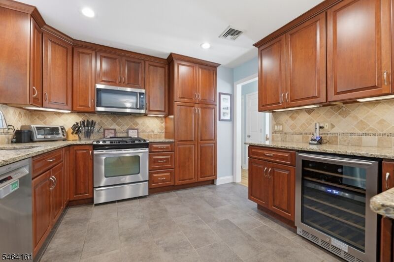 Property Photo:  1 Arlington Dr  NJ 07834 