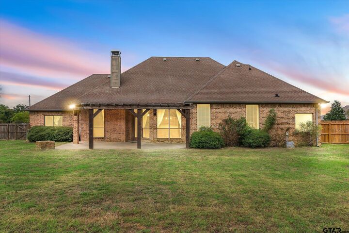 Property Photo:  112 Lake Meadow Drive  TX 75103 