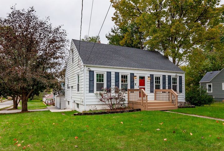 Property Photo:  3521 68th Street  IA 50322 