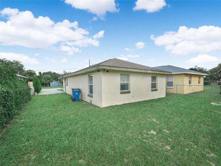 Property Photo: 215 Dorsett Avenue FL 33853