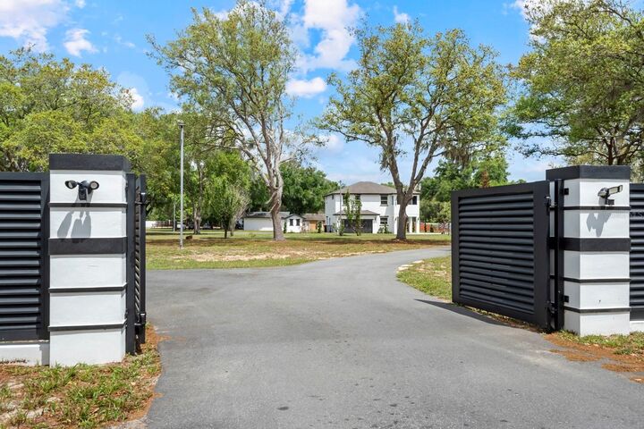 Property Photo: 2509 Appy Lane FL 32712