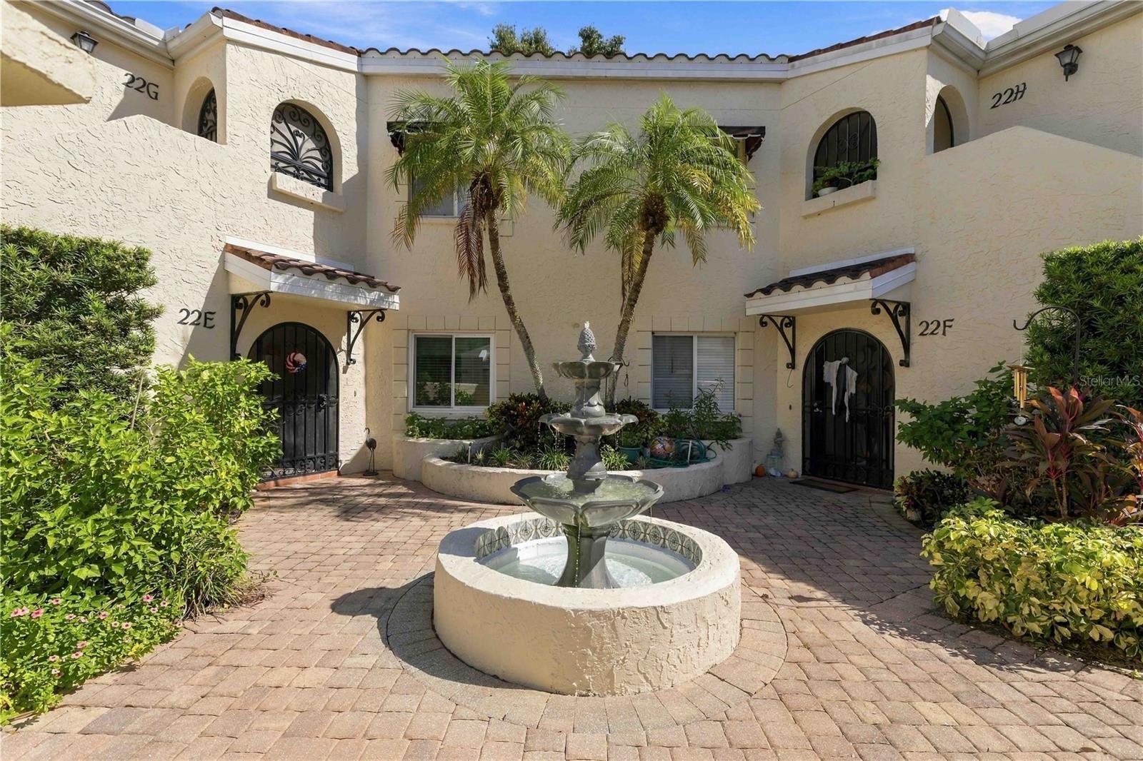Property Photo: 6101 34th Street W 22H FL 34210
