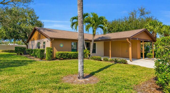 Property Photo: 1700 Curry Trail 35 FL 34275