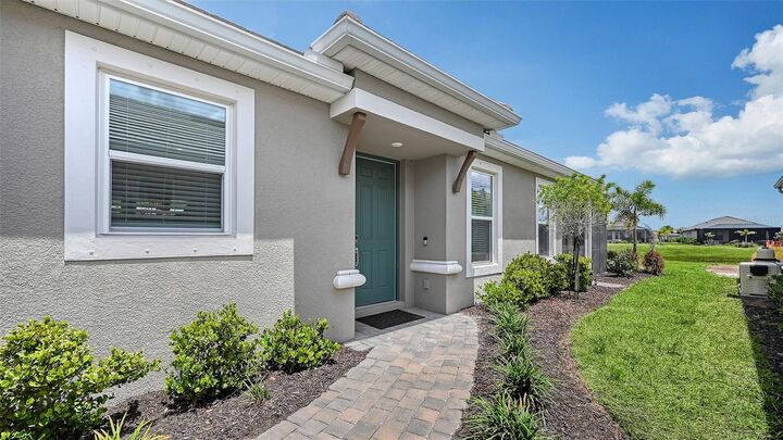 Property Photo:  