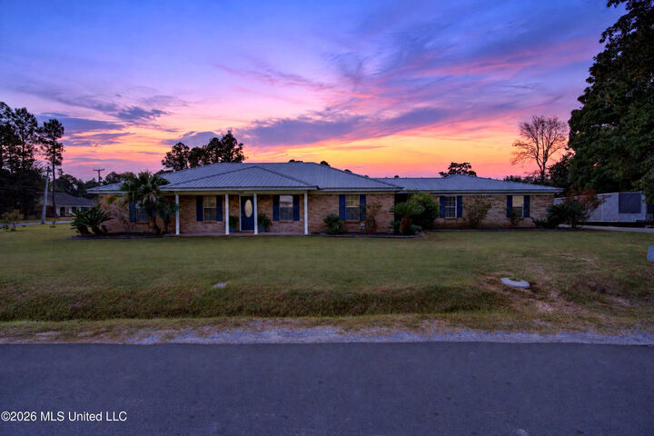 Property Photo:  1102 Grove Street  MS 39576 