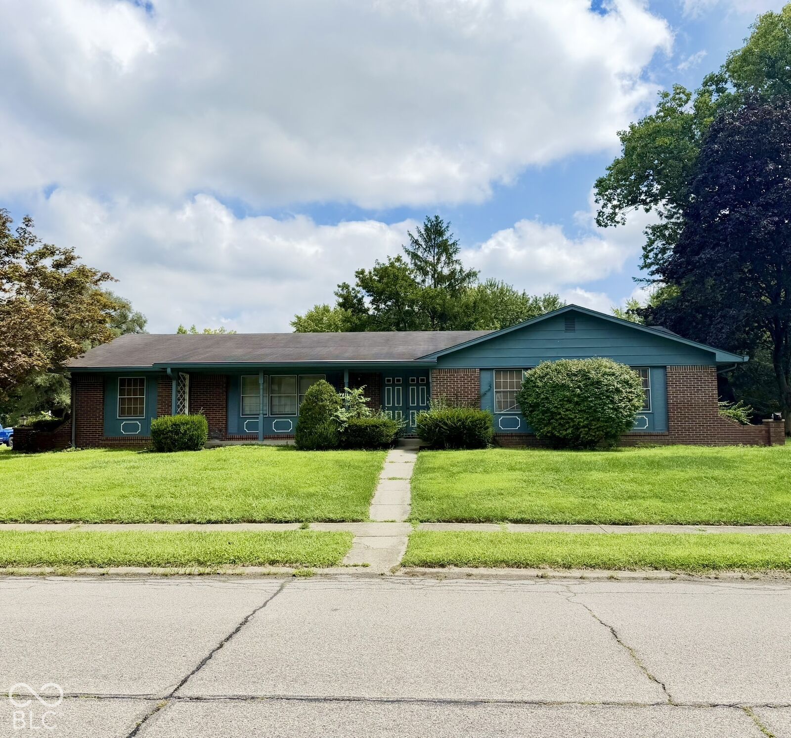 Property Photo: 711 Brushwood Lane IN 46142