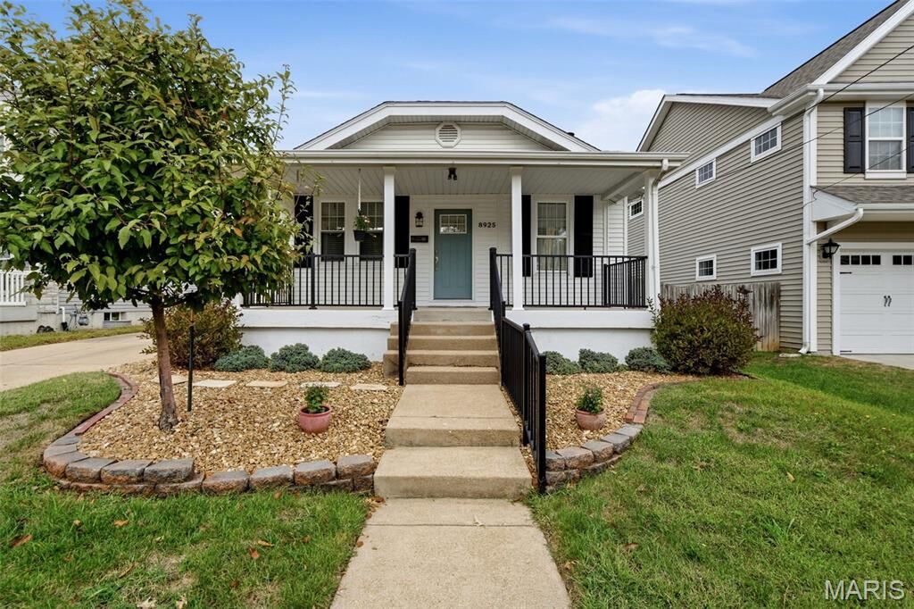 Property Photo: 8925 Lawn Avenue MO 63144