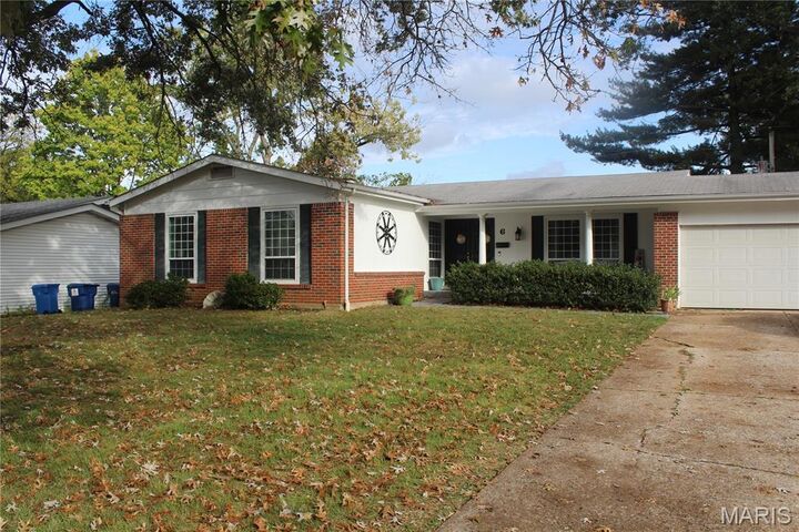 Property Photo: 6 Cornflower Court MO 63033