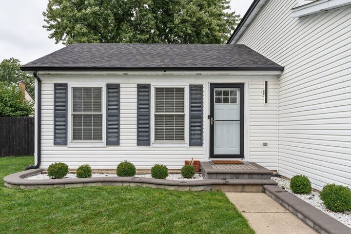 Property Photo: 28 Dennison Drive IL 60139