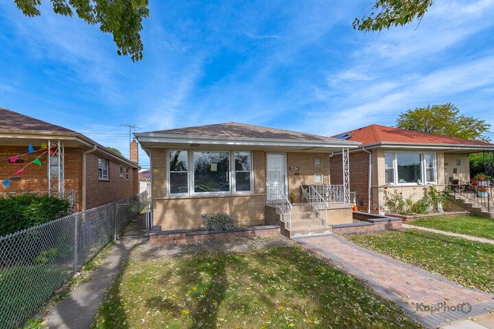 Property Photo: 7224 W 60th Place IL 60501