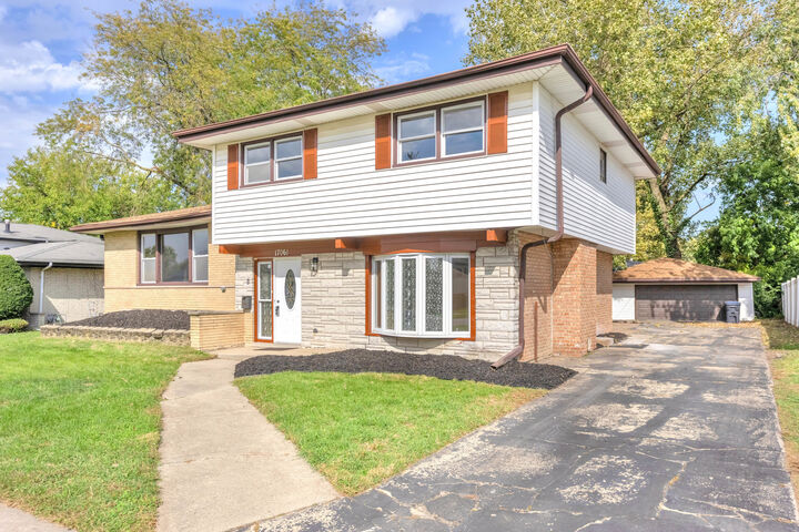 Property Photo:  17061 Evans Drive  IL 60473 