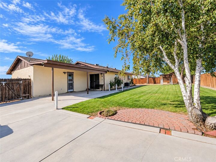 Property Photo:  21360 Minodoka Road  CA 92308 