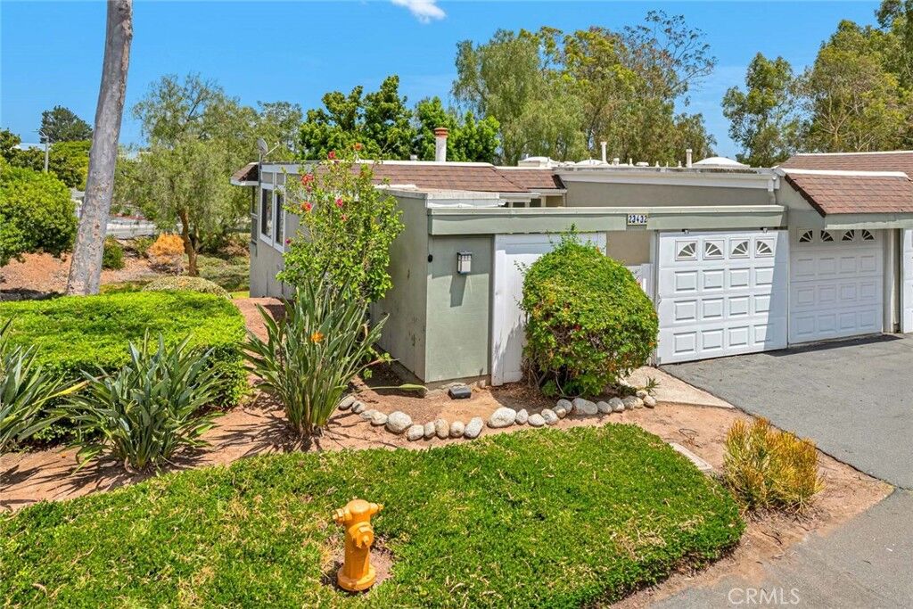 Property Photo:  23432 Caminito Salado  CA 92653 