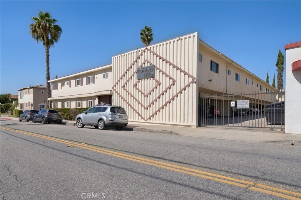 Property Photo:  915 E Palmer Avenue 20  CA 91205 
