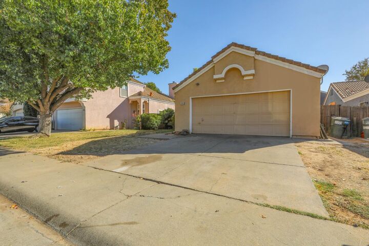 Property Photo: 8758 Lemas Road CA 95828