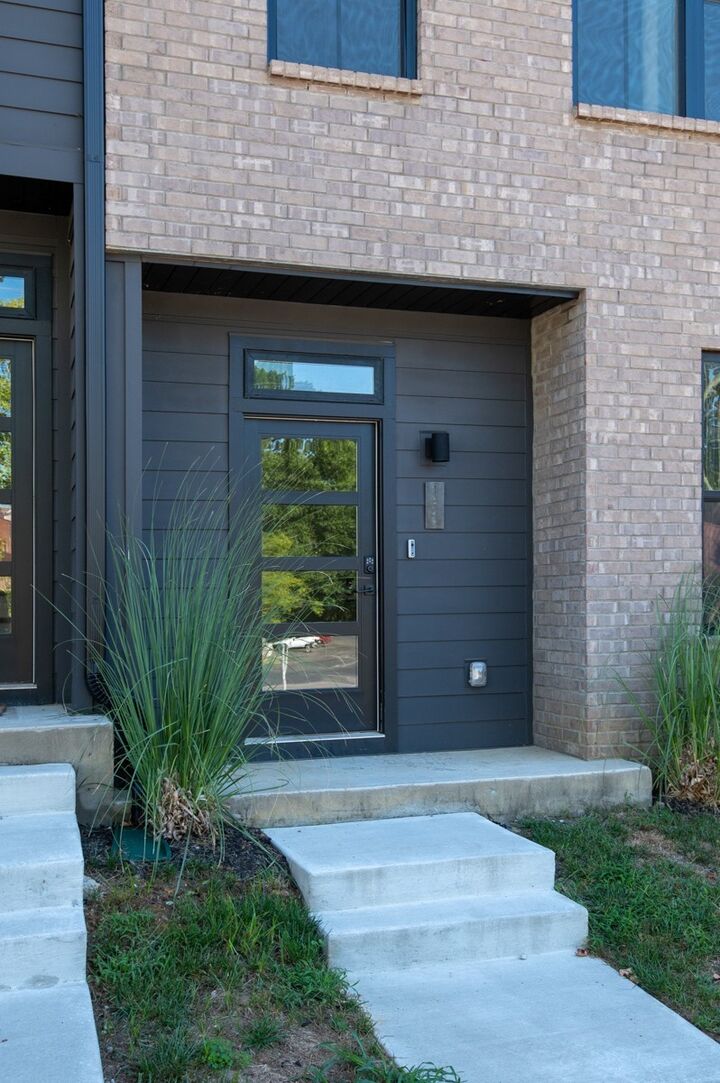 Property Photo:  1529 Riverside Dr  TN 37206 