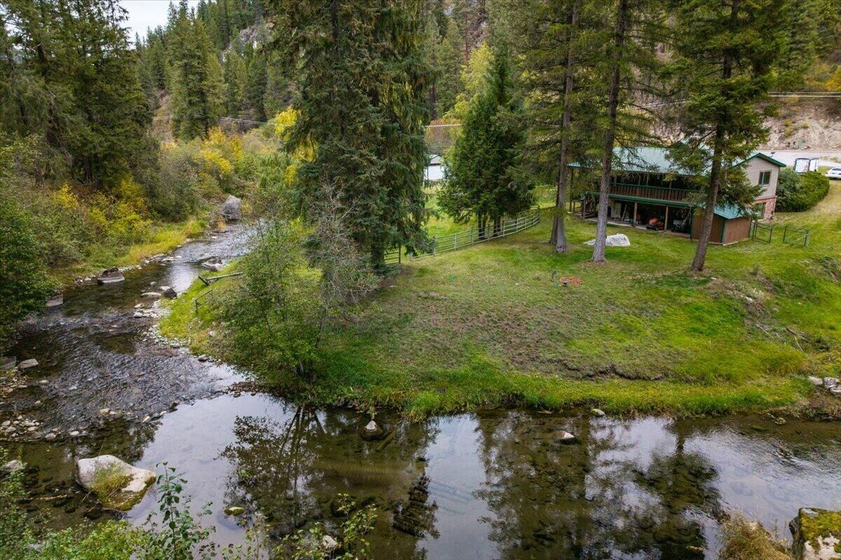 Property Photo: 2953 Aladdin Rd WA 99114