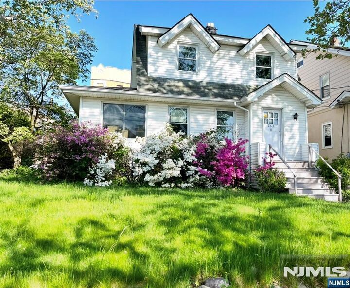 Property Photo:  263 Palisade Avenue  NJ 07603 