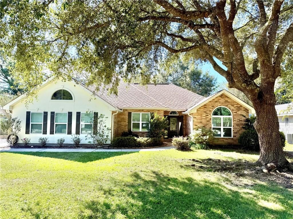 Property Photo:  10 Wickfield Drive  LA 70433 