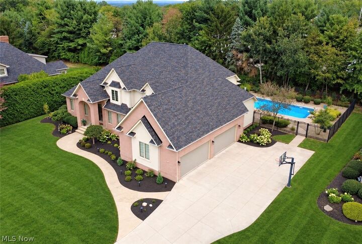 Property Photo:  8905 South Street  OH 44484 