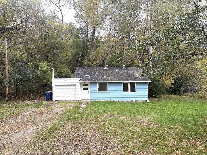 Property Photo:  415 W Adolphus Avenue  MN 56537 