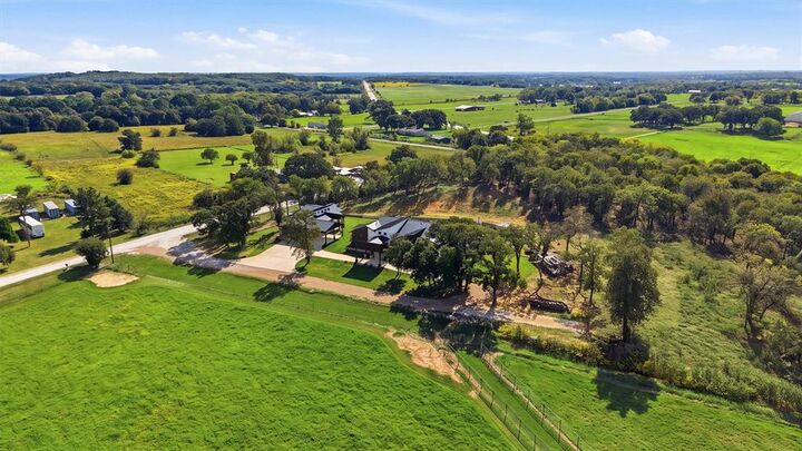Property Photo:  141 County Road 2115  TX 76240 