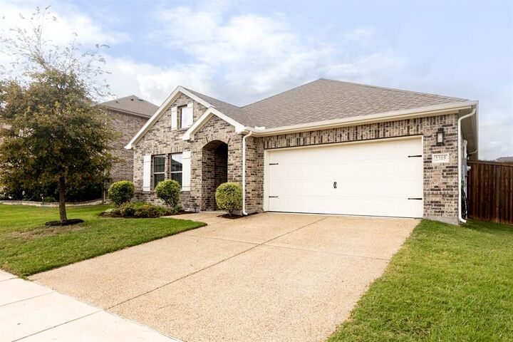 Property Photo:  2305 Switchgrass Street  TX 75454 