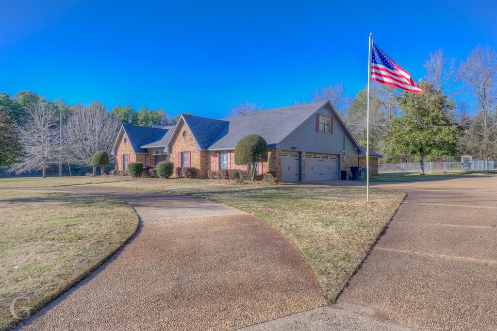 Property Photo: 111 White Road LA 71027
