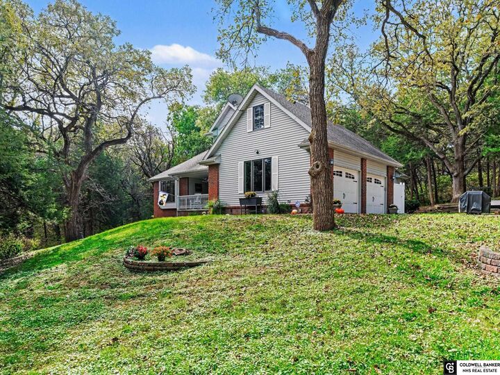 Property Photo: 20806 Meadow Ridge Circle NE 68059