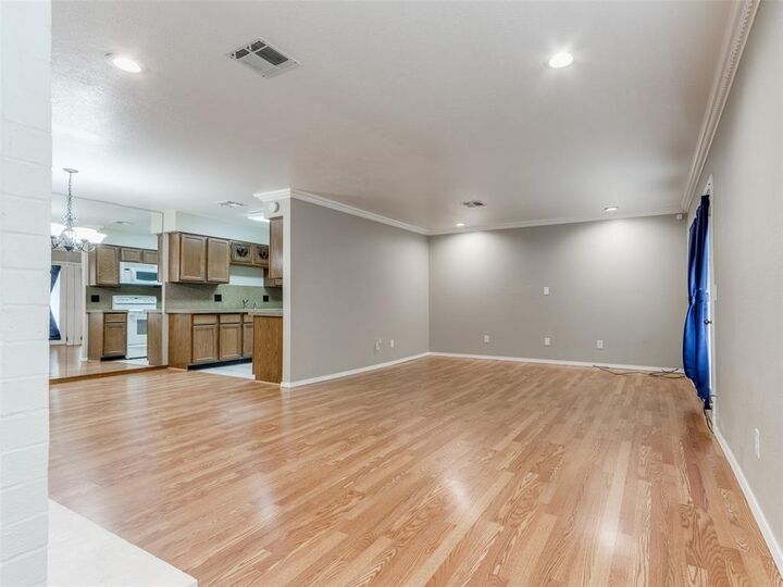 Property Photo: 4400 Hemingway Drive 256 OK 73118