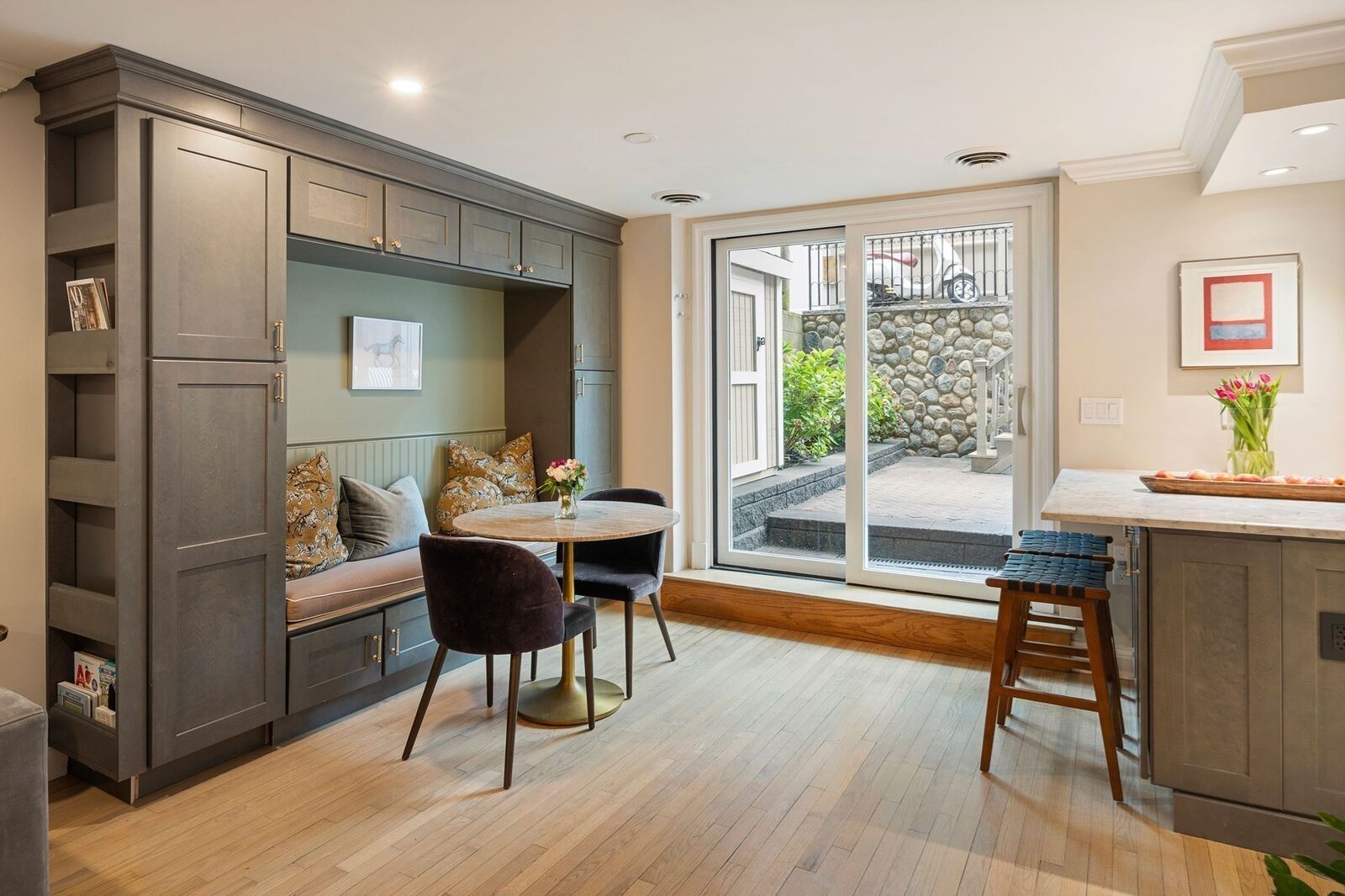 Property Photo: 7 Concord Sq 1 MA 02118