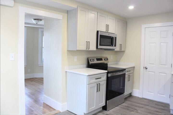 Property Photo:  78 Endicott St 1R  MA 01960 
