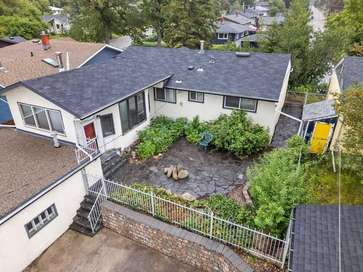 Property Photo:  28 Franklin Drive SE  AB T2H 0T9 