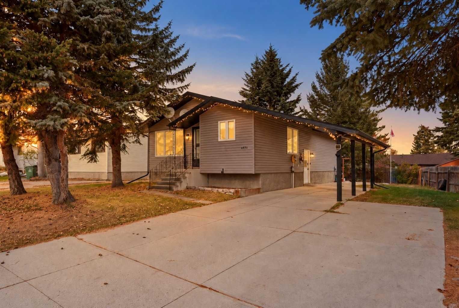 Property Photo:  5320 57 Avenue  AB T4T 1M7 