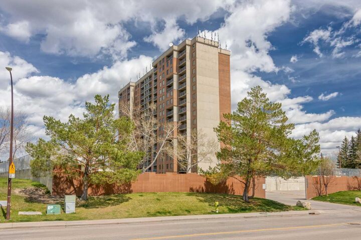 Property Photo:  4944 Dalton Drive NW 413  AB T3A 2E6 