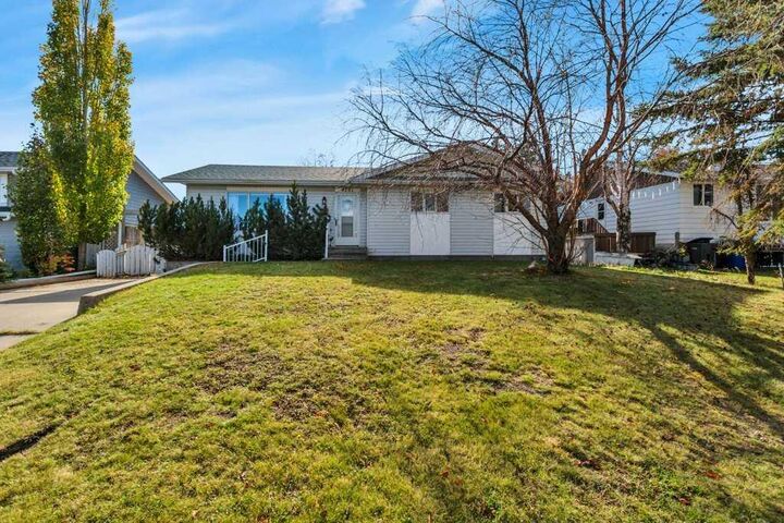 Property Photo:  4701 57 Avenue  AB T0C 2J0 