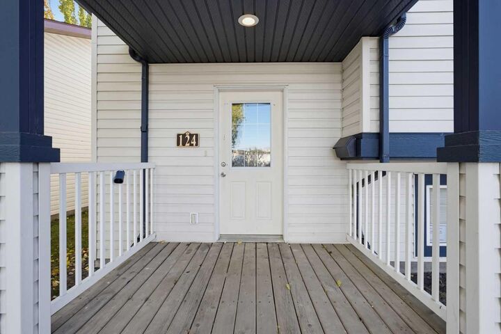 Property Photo:  124 Kentwood Drive  AB T4P 0A5 