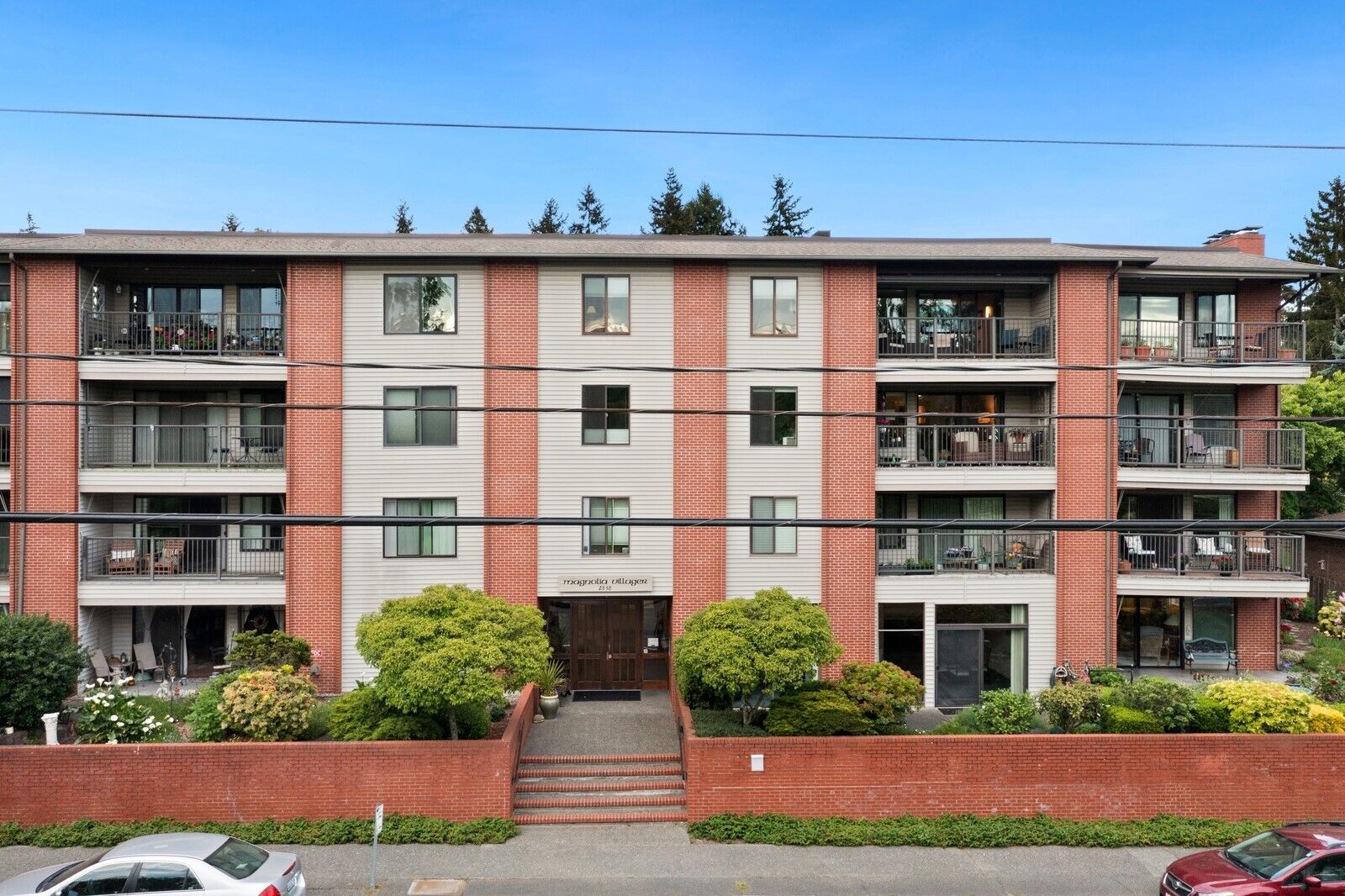 Property Photo: 2858 32nd Avenue W 106 WA 98199