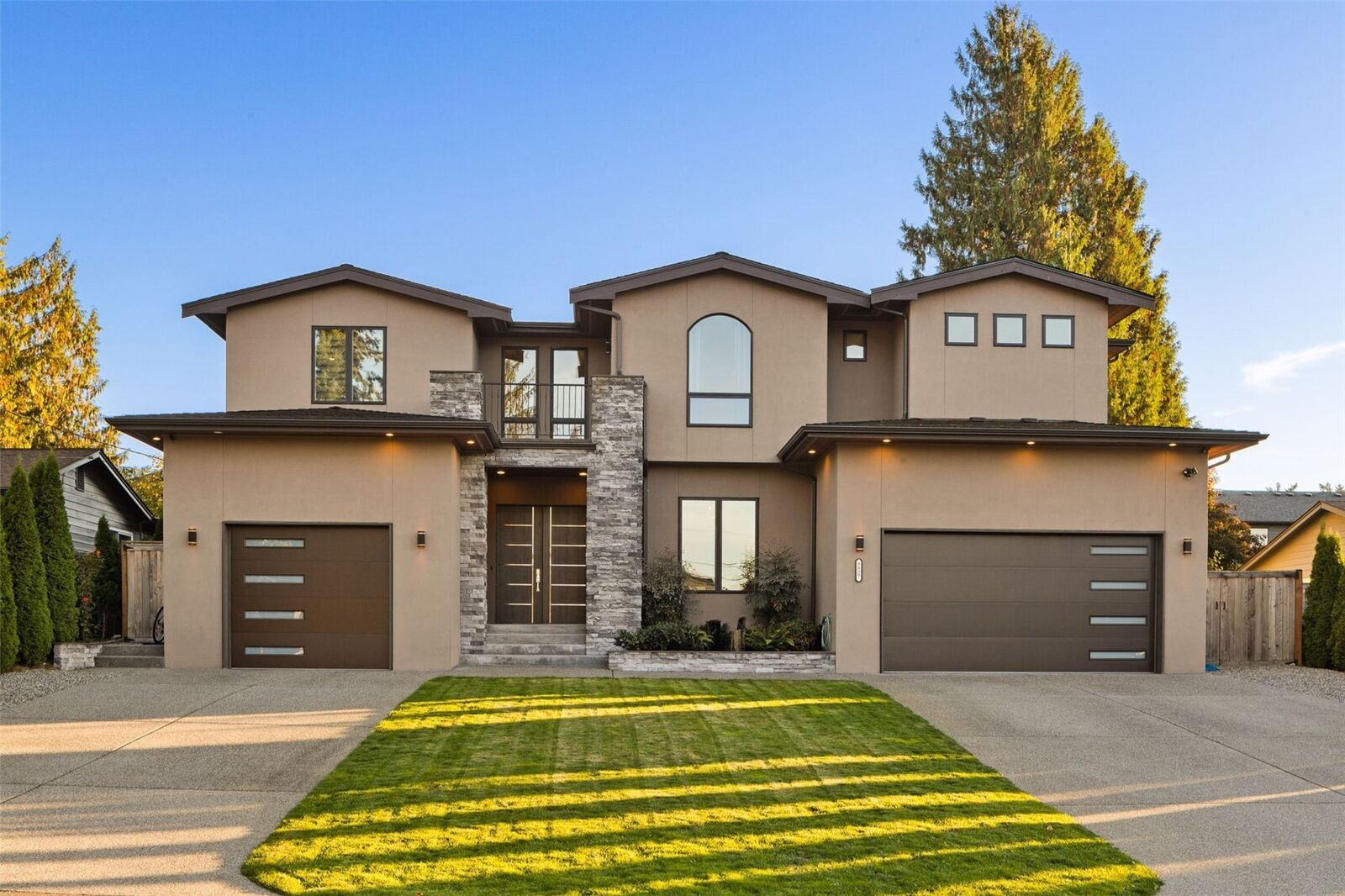 Property Photo:  8827 NE 203 Place  WA 98011 