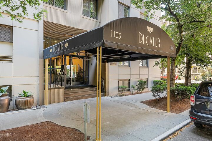 Property Photo:  1105  Spring Street 1304  WA 98104 