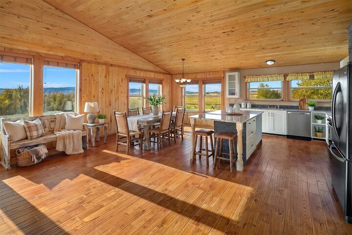 Property Photo: 1370 Kimberly Lane WA 98926