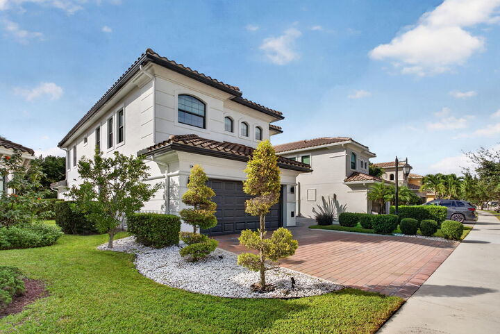 Property Photo:  8171 Canopy Terrace  FL 33076 